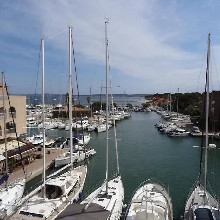 Hyeres, 4 Pieces, 6 Personnes - Fr-1-335-151 *